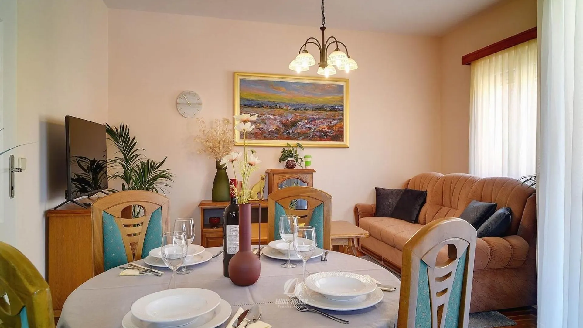Apartment Comfortable Home With Private Covered Balcony Medulin